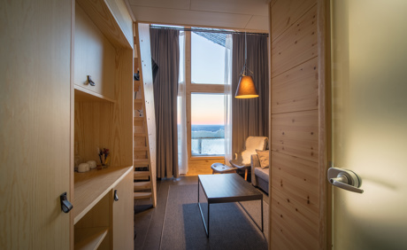 Star Arctic suite lounge